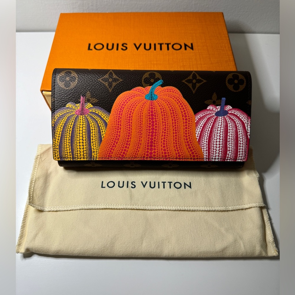 Louis Vuitton LVxKY Monogram Kusama Pumpkin Wallet - EUC - Full Inclusion